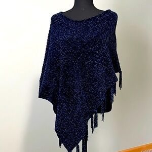 ⭐️ WOVEN HEART Blue INCREDIBLY soft shawl ⭐️